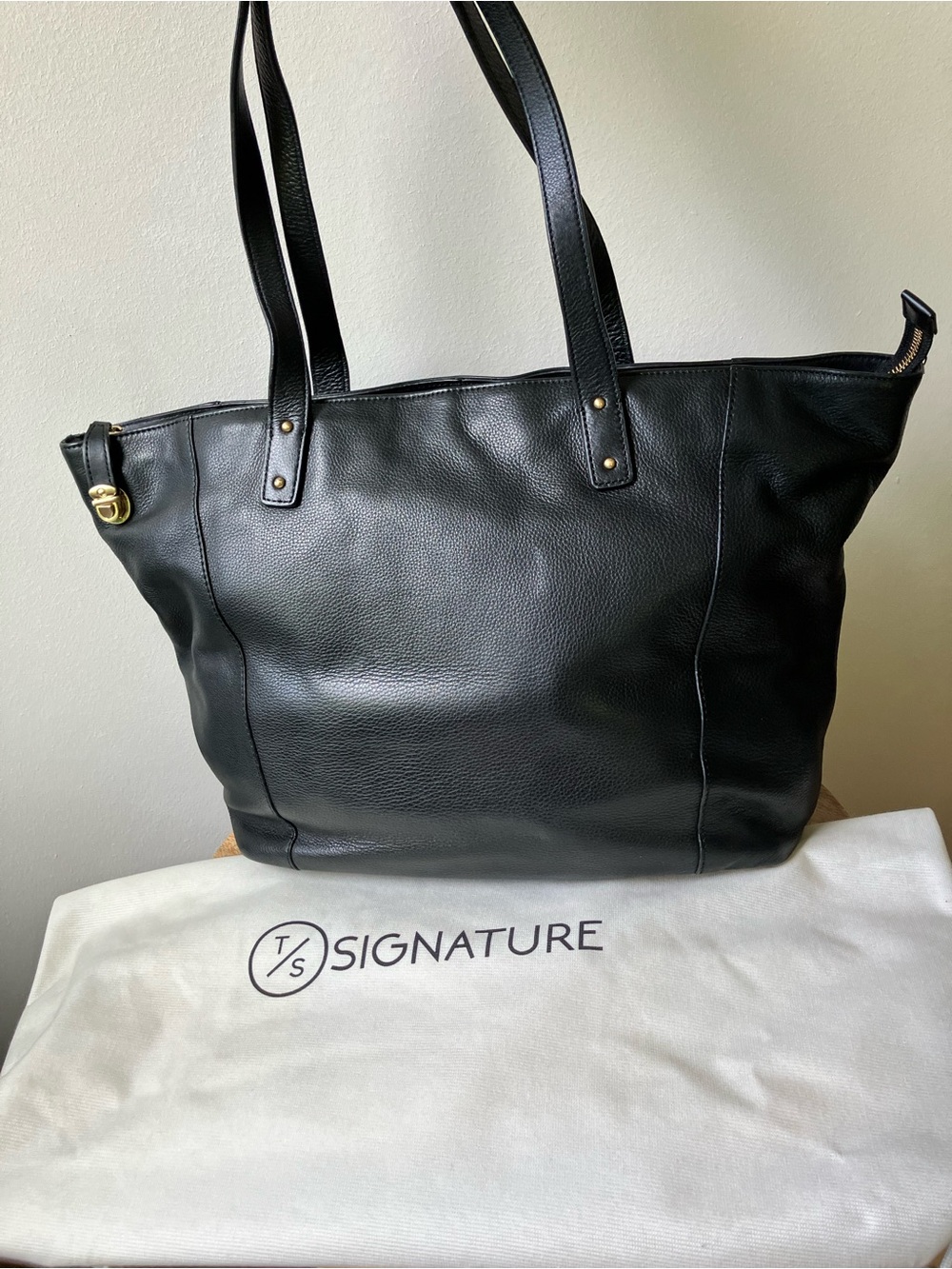 TS Travelsmith | Signature Leather Classic Minimalist Black Tote Shoulder Bag